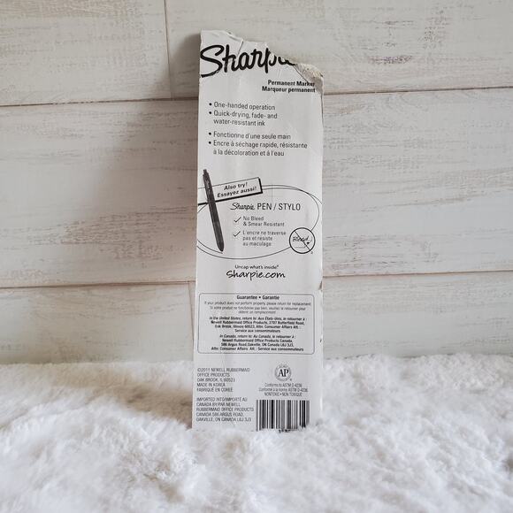 Sharpie Retractable Permanent Marker - Picture 2 of 4